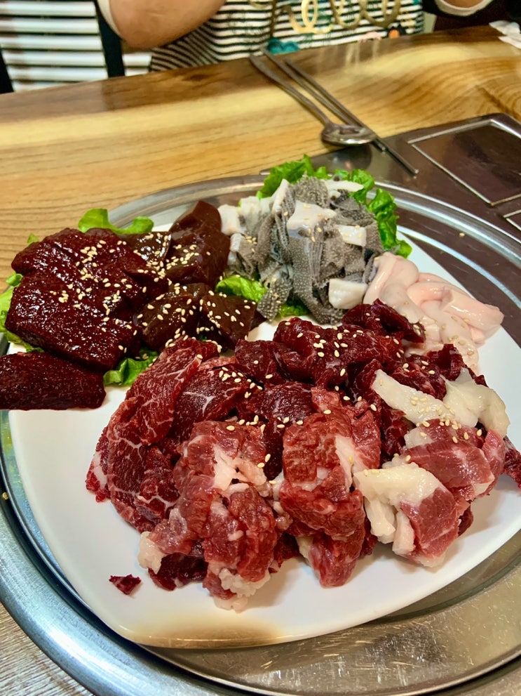  [광주 소촌동 맛집] 모아 식육식당 가서 쫀득한 생고기에 질 좋은 소고기 구이까지 먹으실??
