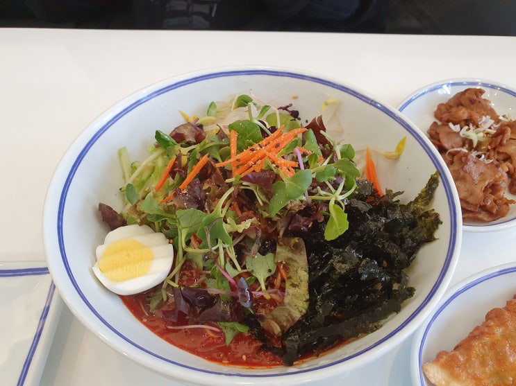  불고기와 함께하면 더 맛있는 동서비빔국수