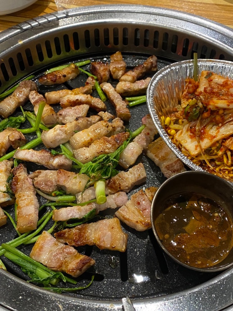  제주시 맛집 도민 추천 미나리 삼겹살 맛볼 수 있는 연동신도시식당