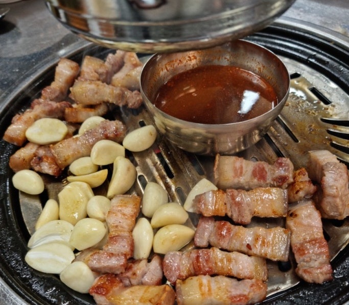  오류동먹자골목 한라산도새기옆집 제주흑돼지 오겹살전문!맛집