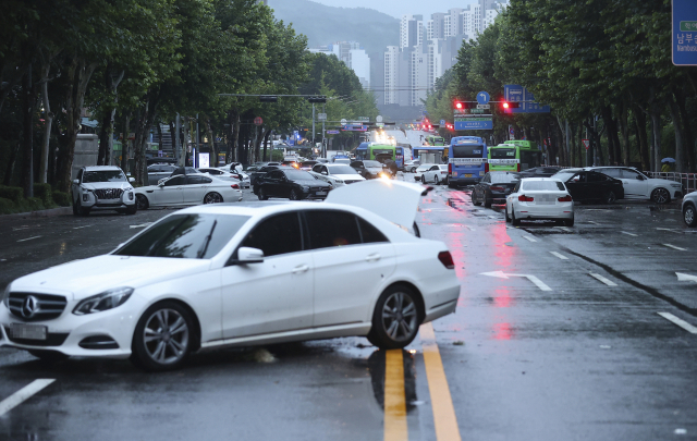 5억 페라리도 잠겼다…손보사, 강남 물난리에 "패닉"