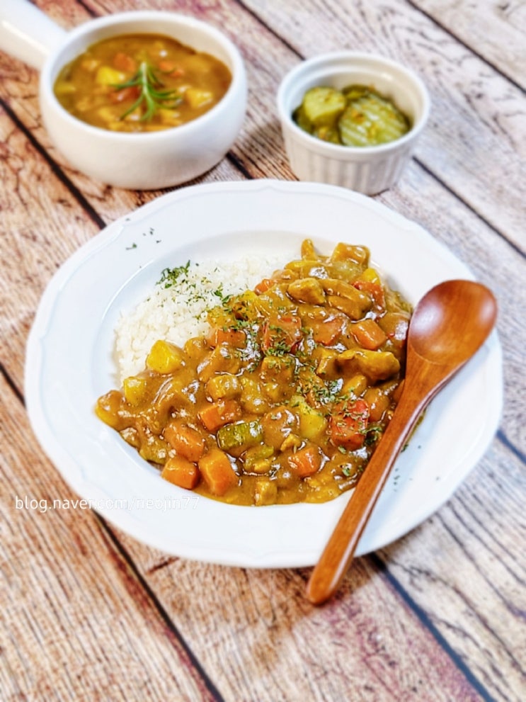 돼지고기 카레 맛있게 만드는법 카레재료 듬뿍 부드러운 한그릇 일품요리