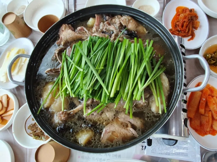  [동명능이백수]반암 바다 전망의 능이오리백숙과 막국수
