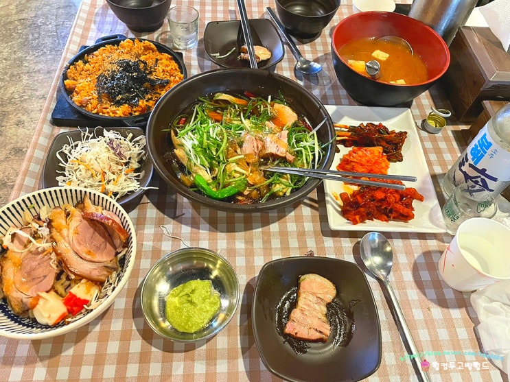 홍대맛집 단체 모임하기 좋은 보쌈 맛집 볼빨간꽃돼지