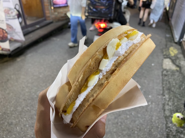  홍대와플 맛집, 국밥같은 든든함. 왕와플의 매력