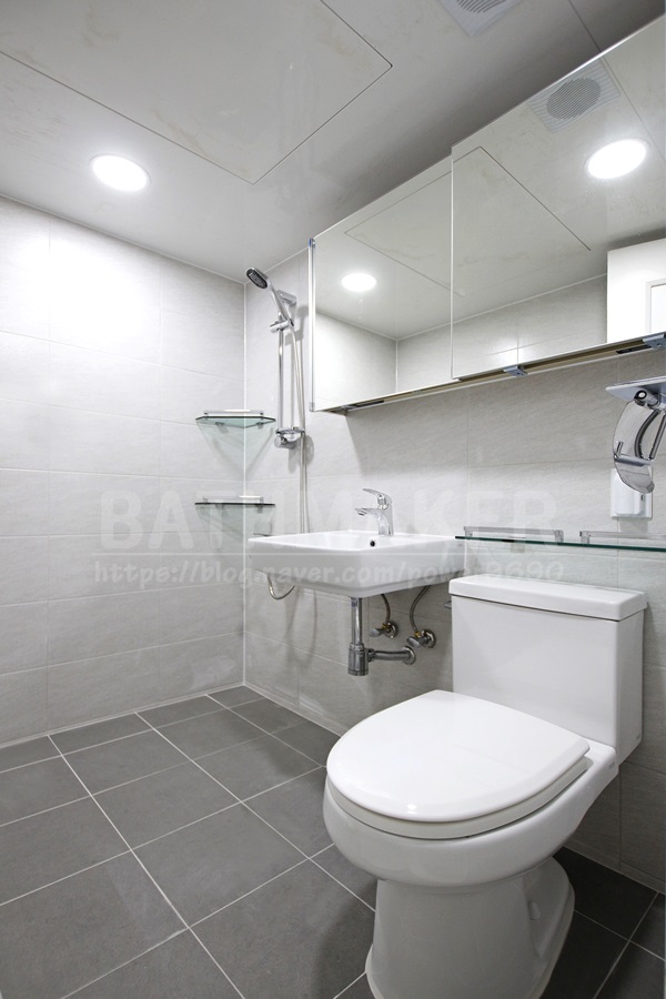 기본스타일에 슬라이드장을 설치한 욕실 - 의정부 신곡동 동성아파트 화장실 올철거공사