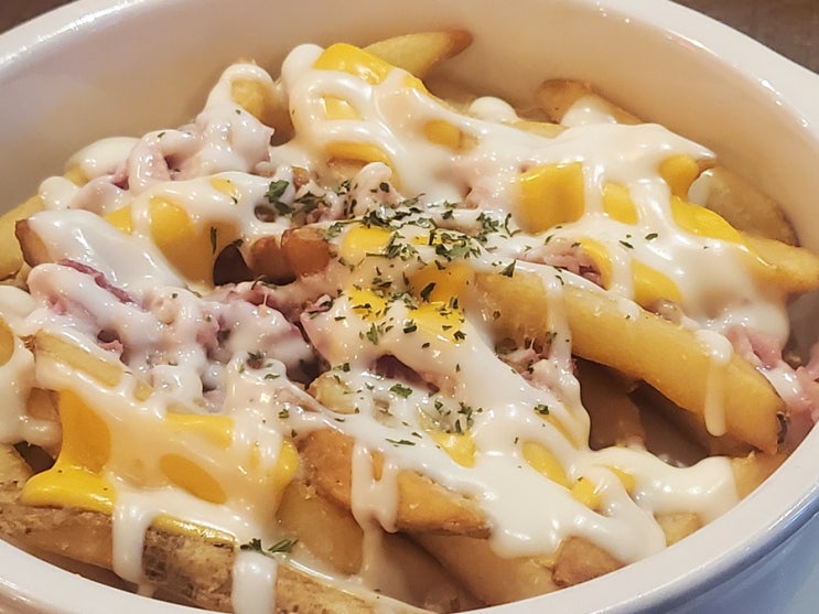 크라운호프 신메뉴 - 오지치즈후라이, 마약옥수수피자