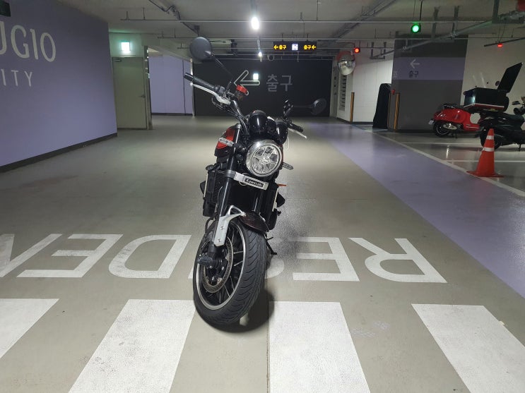  Z900RS 2019 - 프론트 엠블렘 장착