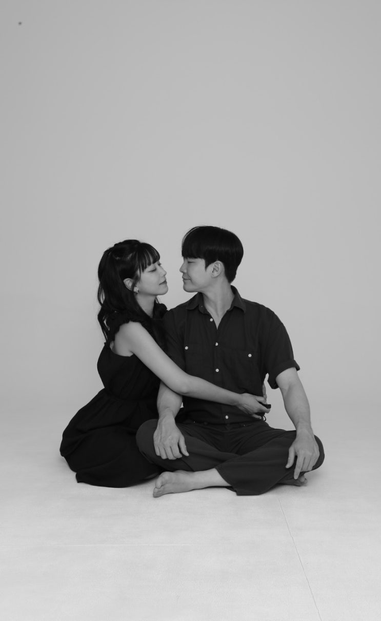  대구 동성로 셀프사진관에서 커플 흑백사진 찍기 : 페일리스튜디오