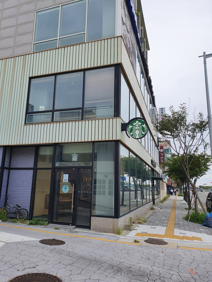 부산 다대동 수평선이 보이는 잔잔한 다대포비치스타벅스 부산 다대동 수평선이 보이는 잔잔한 다대포비치스타벅스