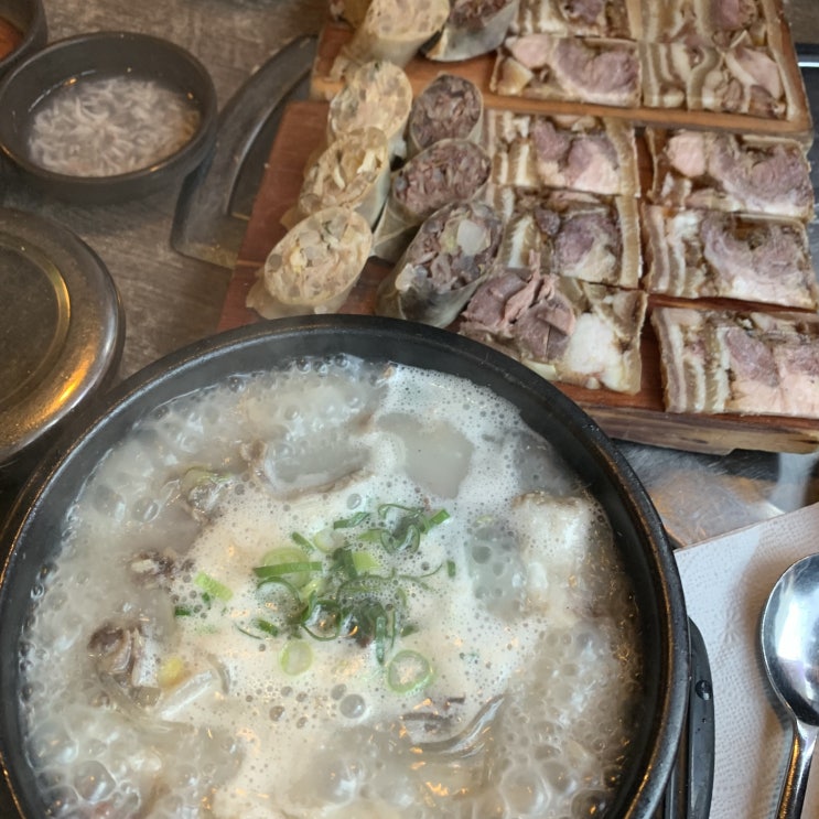 <서울 사당역 맛집> 역세권보다 가장 중요한 것은 담소세권, "담소소사골순대육개장 사당점"