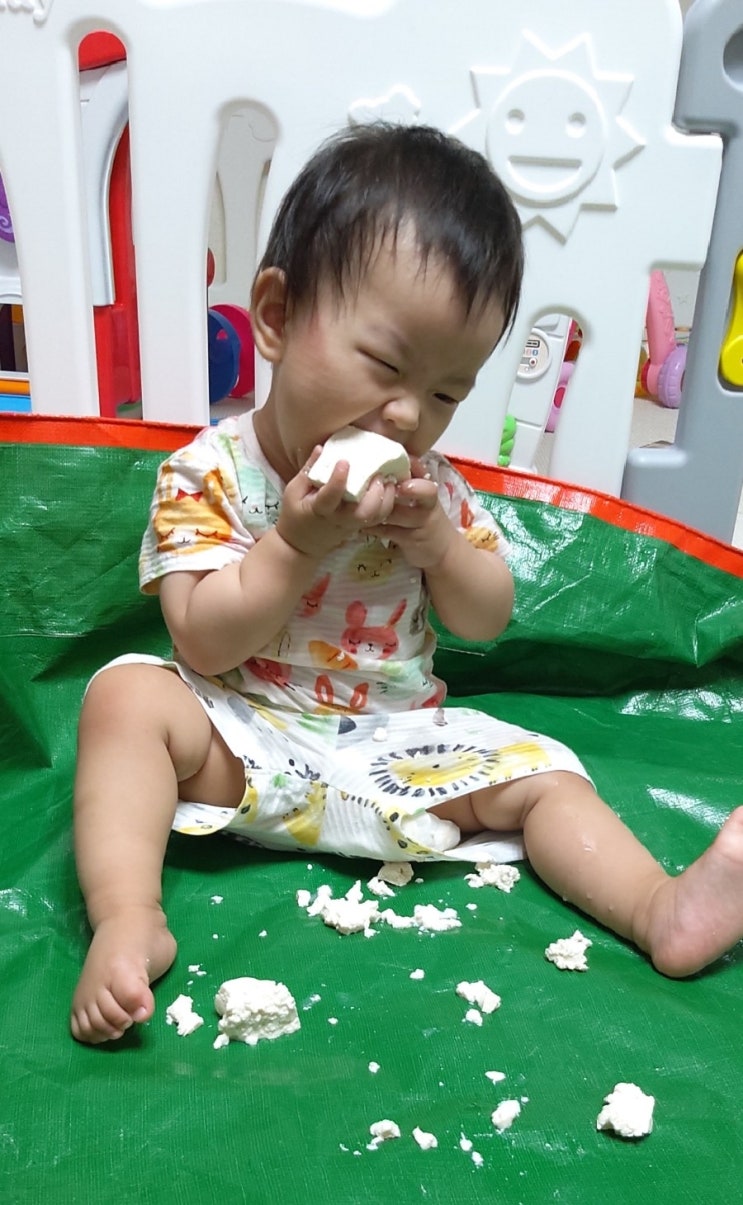 집콕놀이 두부촉감놀이 10개월아기 두부먹방