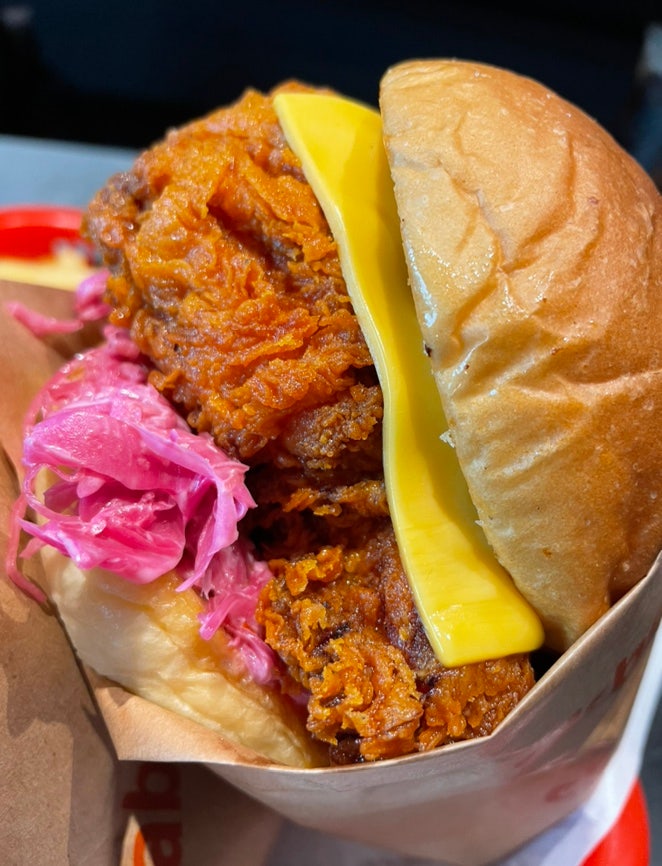  ckbg.lab 이태원 갓튀긴 치킨버거 맛집 햄버거 추천 메뉴 가격 위치
