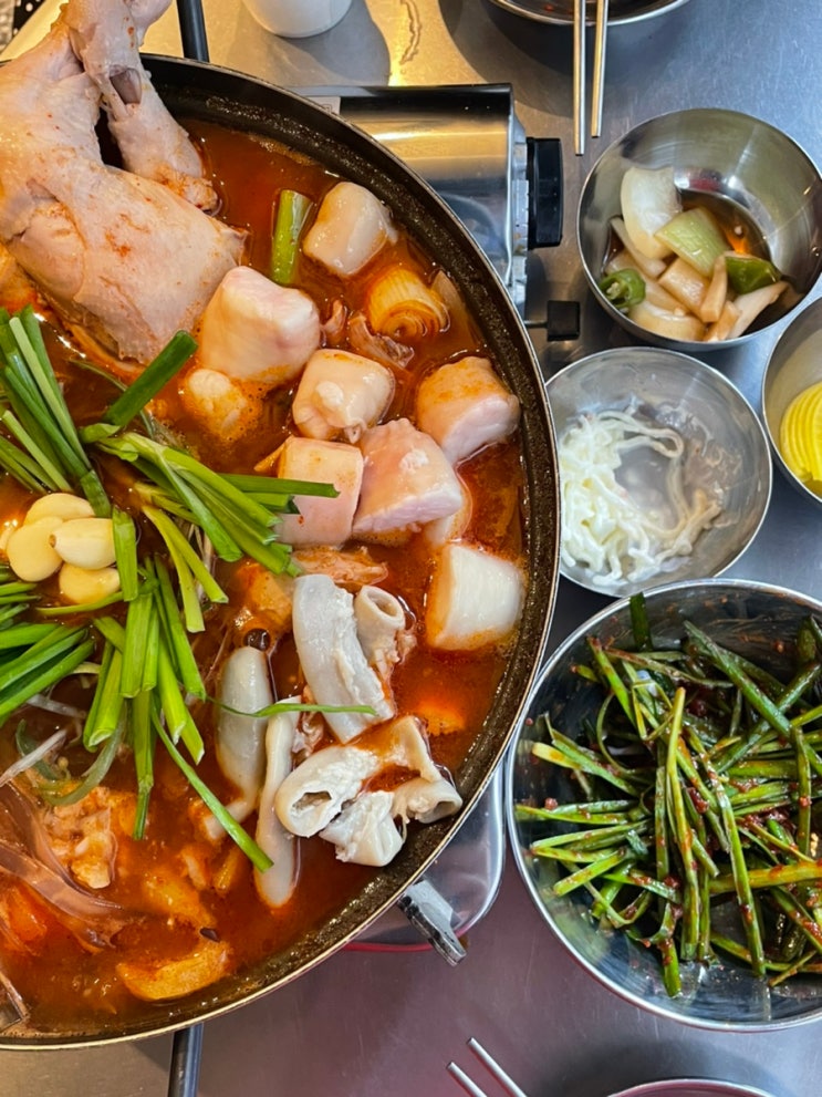 을지로3가: 줄서는식당 곱도리탕 힙지로 맛집 - 을지로 골목집