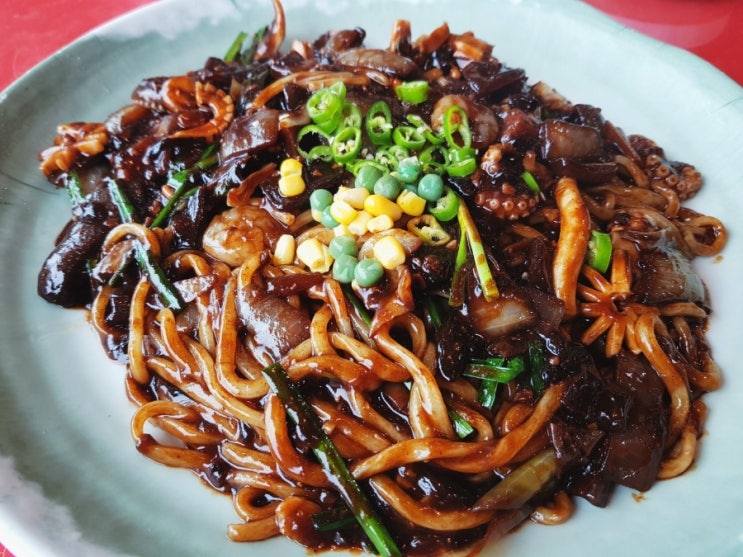  충주 중식 맛집에서 해물 쟁반짜장과 칠리탕수육으로 맛점 / 이정재 영화 HUNT