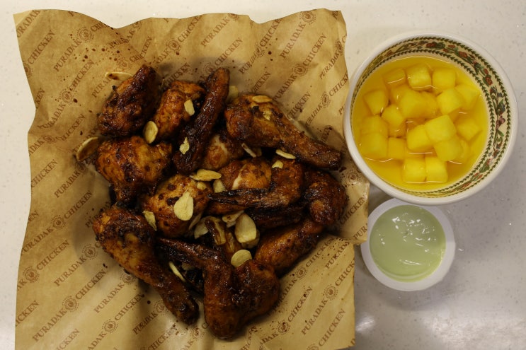  [푸라닭 치킨 (Puradak Chicken)] 블랙 알리오 치킨 (Black Aglio Chicken)