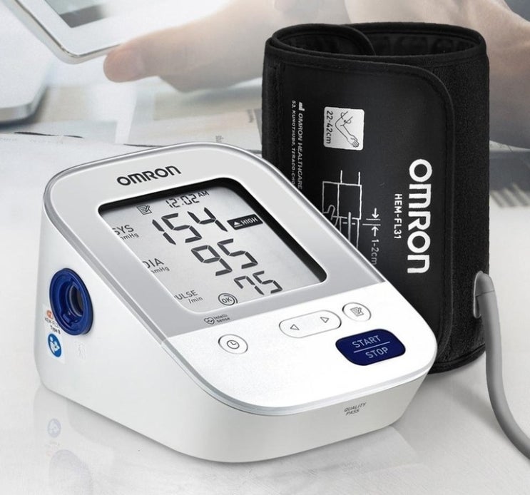 오므론 HEM-7156 가정용 자동전자혈압계 혈압측정기