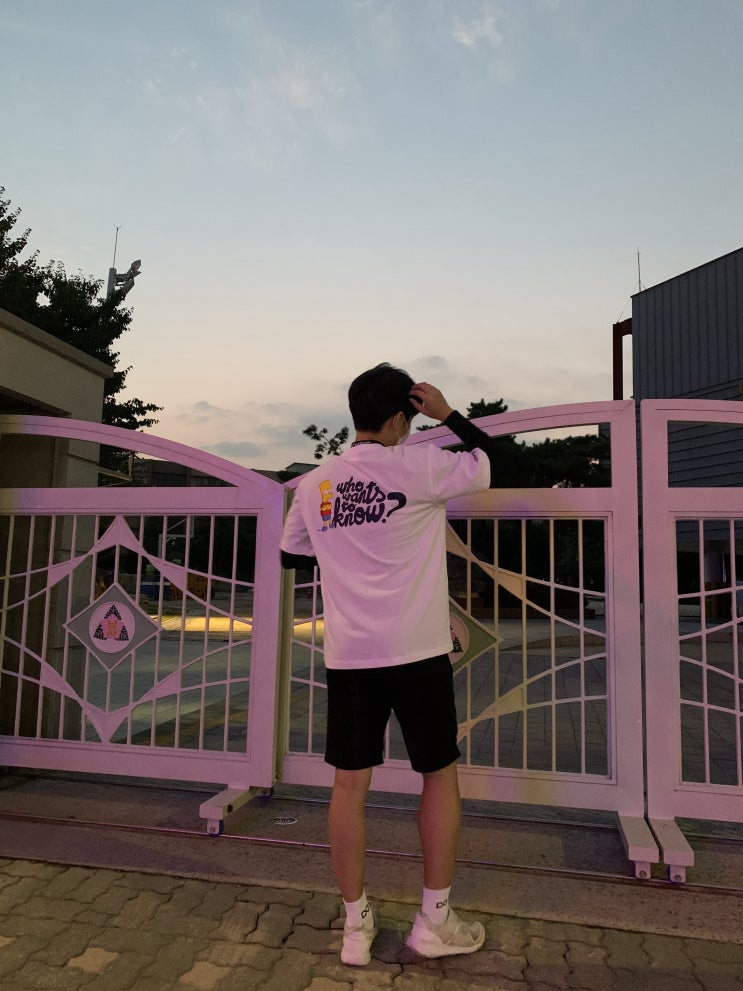 <론즈데일> 운동할 때 입기 좋은 귀여운 론즈데일 심슨 티셔츠, "시니컬바트 반팔티셔츠" <론즈데일> 운동할 때 입기 좋은 귀여운 론즈데일 심슨 티셔츠, "시니컬바트 반팔티셔츠"
