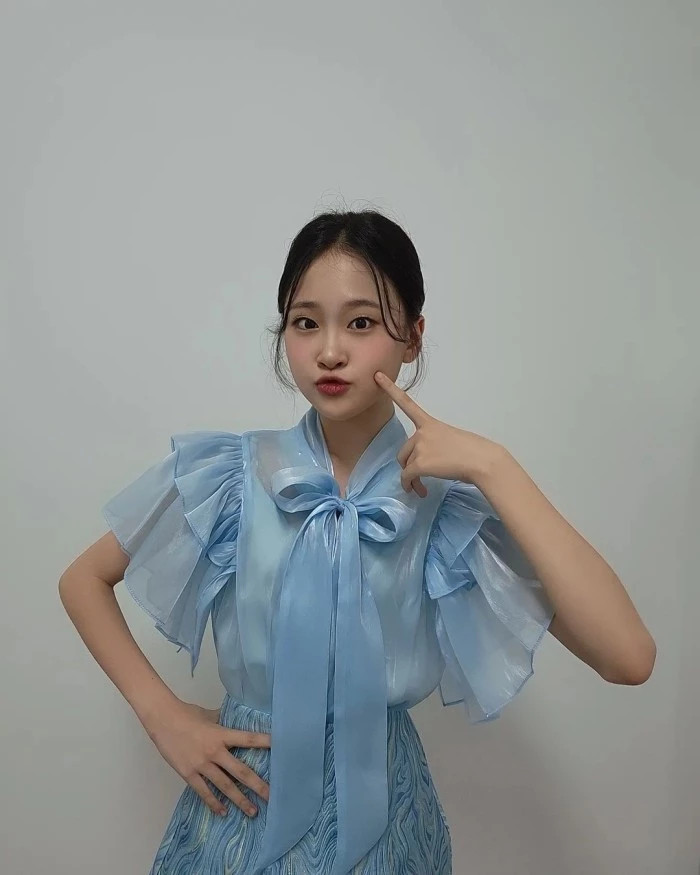 '살림하는 남자들2' 출연한 14세 트로트 가수 김다현, 너무 마른 몸에 코피까지 쏟아 심각한 상태 '살림하는 남자들2' 출연한 14세 트로트 가수 김다현, 너무 마른 몸에 코피까지 쏟아 심각한 상태