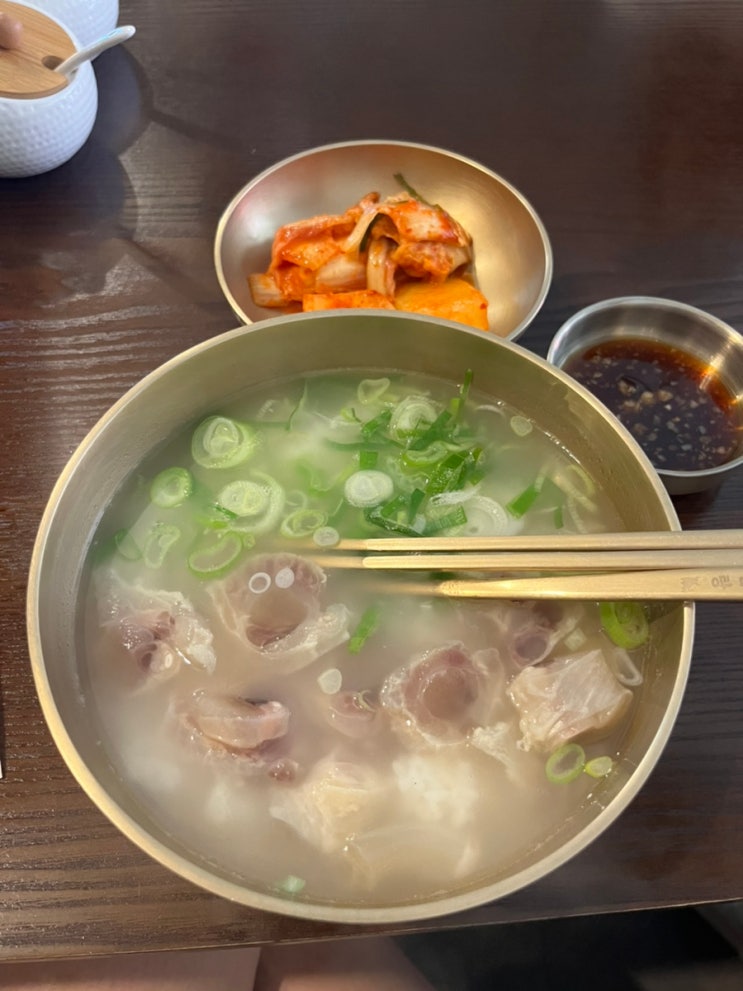  양재역맛집 # 쫄깃한 힘줄과 위스키가 있는 : 정향곰탕