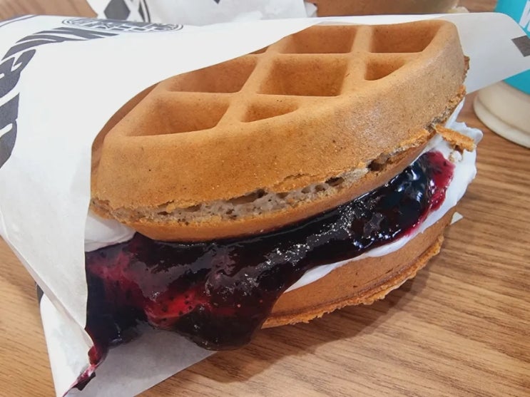  [답십리동 디저트 카페 와플칸 ] 답십리역 신상 디저트 맛집 : 배민  요기요 주문 가능 생크림 가득한 프리미엄 와플 전문점 와플칸 답십리점
