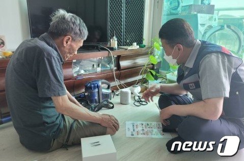 [일상 바꾼 디지코KT]③"지니야 119 불러줘"…전국 독거노인 살리는 AI