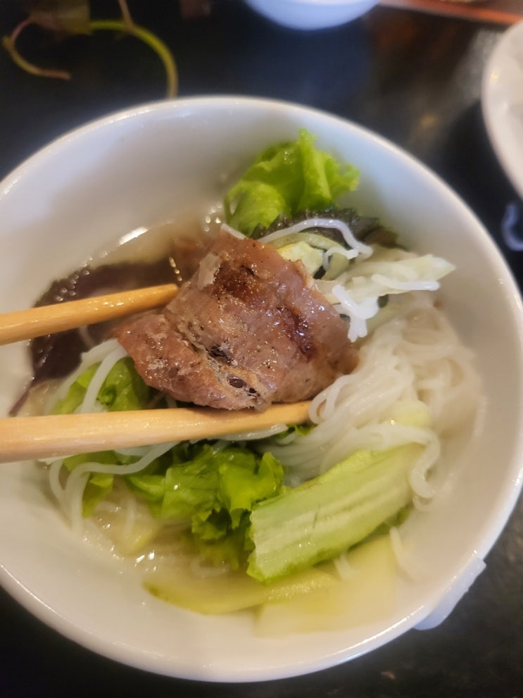   베트남 호찌민 한국인 필수 방문 맛집 CNN 선정 분짜 맛집 꾸안 넴 스트리트 사탕수수