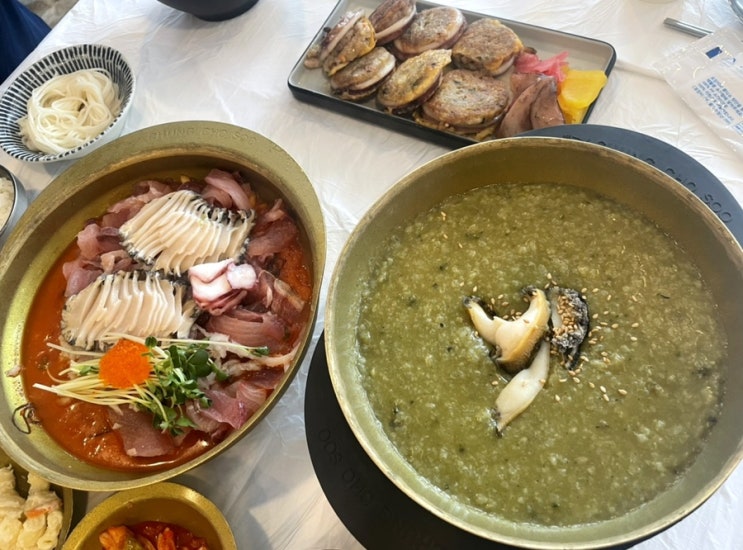  속초에서 꼭먹어야할것 물회맛집추천 청초수물회 해전물회 전복죽 오징어순대