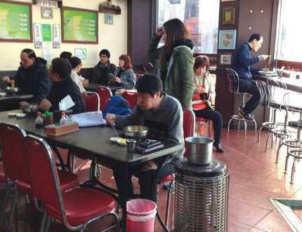 짜장면 2500원 칼국수 3000원 말이 돼?…착한 업소 늘었다 짜장면 2500원 칼국수 3000원 말이 돼?…착한 업소 늘었다