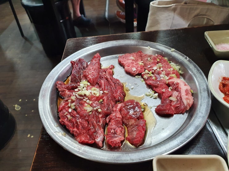  왕십리 소나무 행당시장에 한우 소고기 맛있는 집