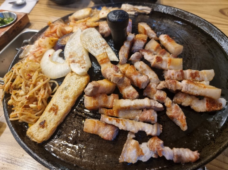  창원상남동고기집 / 정육점김씨 / 가마솥삼겹살 맛집 / 직접구워주는고기집 / 술집추천