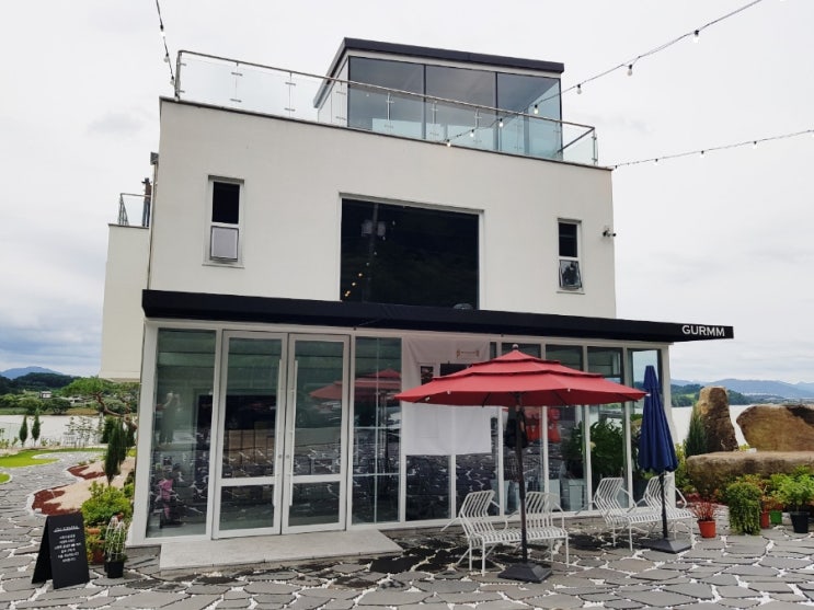  충주 호수뷰 루프탑 GURMM 구름 카페/비건 라떼/로보트가 만드는 커피