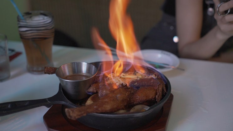  홍대 술집 분위기 핫플 범맥주 화려한 불쇼와 맛있는 맥주!