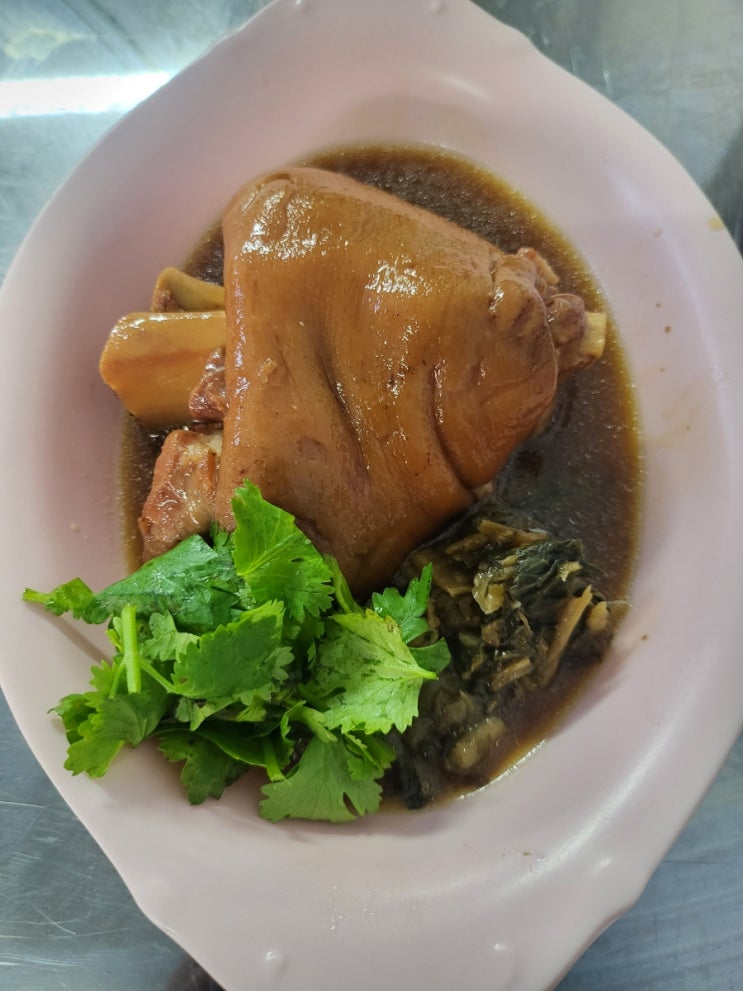   태국 방콕 짜런쌩 씰롬 대박 맛집 추천 족발 스푸파 미슐랭 백종원 음식점 훈장