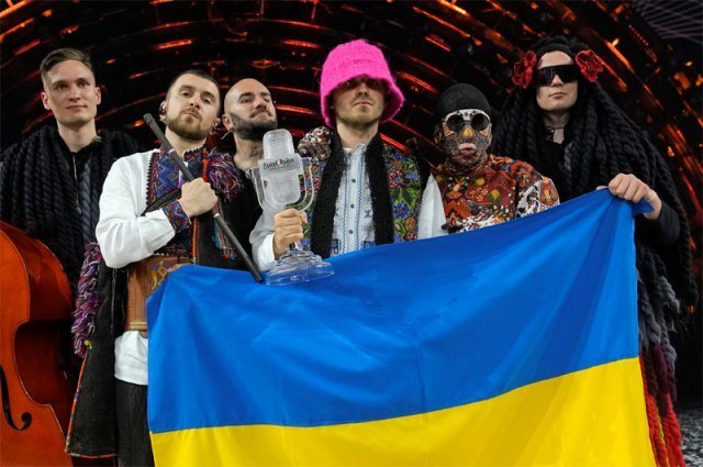 유로비전 송 콘테스트 2022 우승곡 : 우크라이나 6인조밴드 '칼루시 오케스트라' 가 부른 노래 -&gt; 스테파니아(Stefania)
