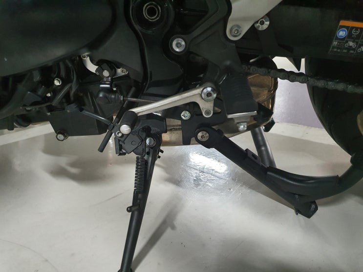  Z900RS 2019 - 센터 스탠드 장착