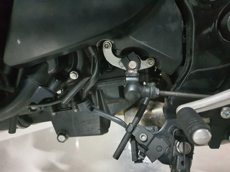  Z900RS 2019 - 알리표 샤프트 홀더 장착