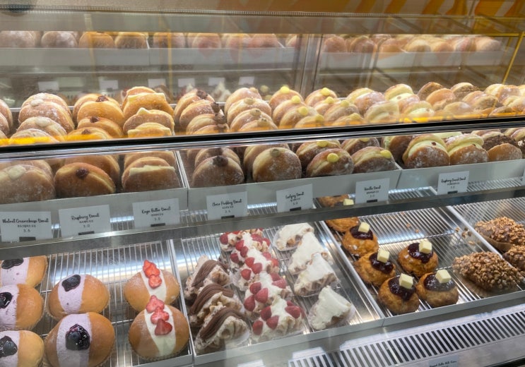  종각 광화문 맛집 - 노티드 도넛 케이크도 있는 종각 하이커점