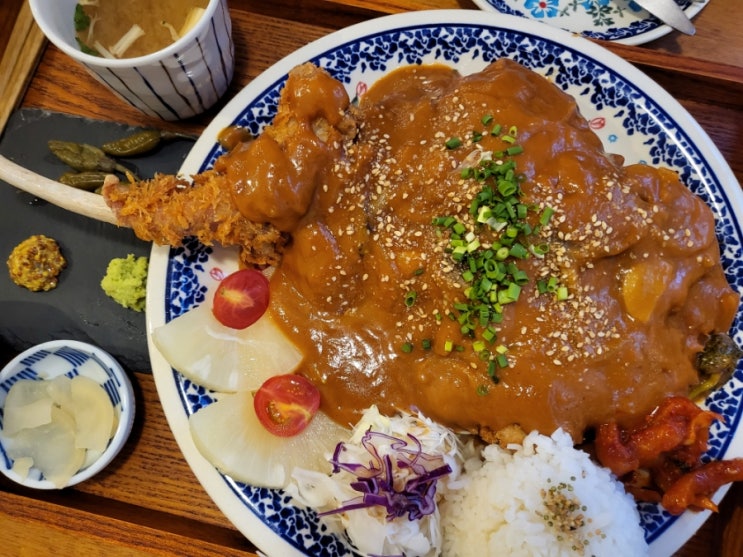  동백카츠 ; 샤로수길 돈마호크 뼈돈카츠 맛집 칼칼한 해물 크림 파스타까지