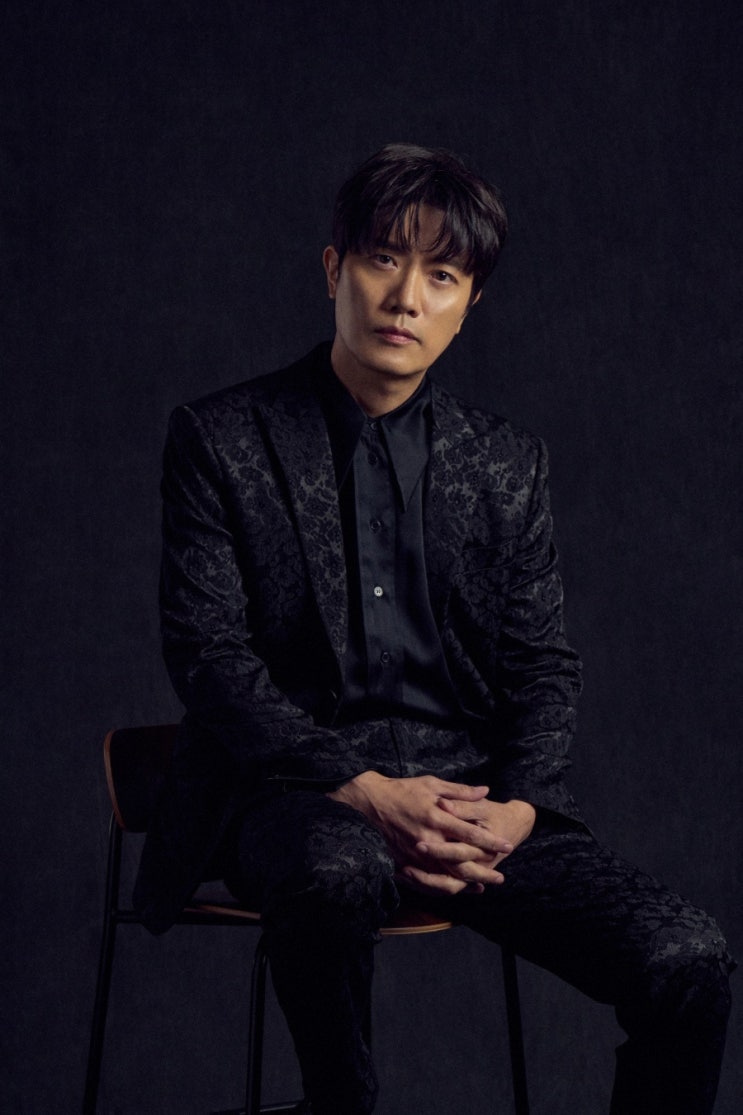넷플릭스 '모범가족' 박희순, 가족 같은 이들에게 배신당하기 전에 먼저 배신을 준비하는 '광철' 넷플릭스 '모범가족' 박희순, 가족 같은 이들에게 배신당하기 전에 먼저 배신을 준비하는 '광철'