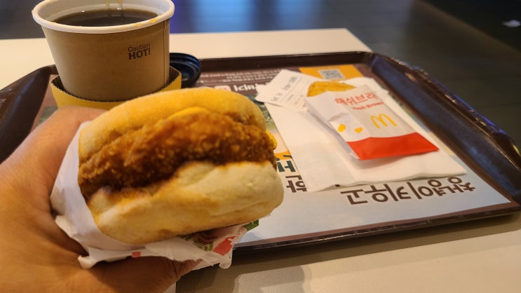  맥도날드 치킨 치즈 머핀 첫 시식 맛은?