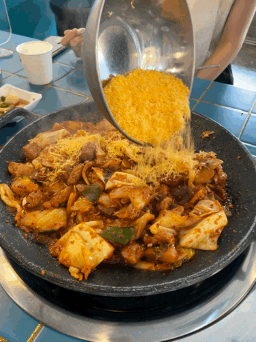  운정맛집 삼산회관 / 줄서는식당에 나온 돼지김치구이 뿌시기