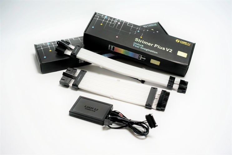  우리가 리안리를 좋아하는 이유, LIAN LI STRIMER PLUS V2 RGB