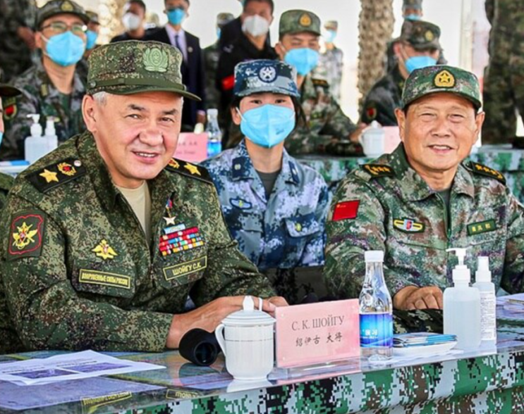 중국과 러시아가 합동 군사 훈련에 참여합니다. 중국과 러시아가 합동 군사 훈련에 참여합니다.