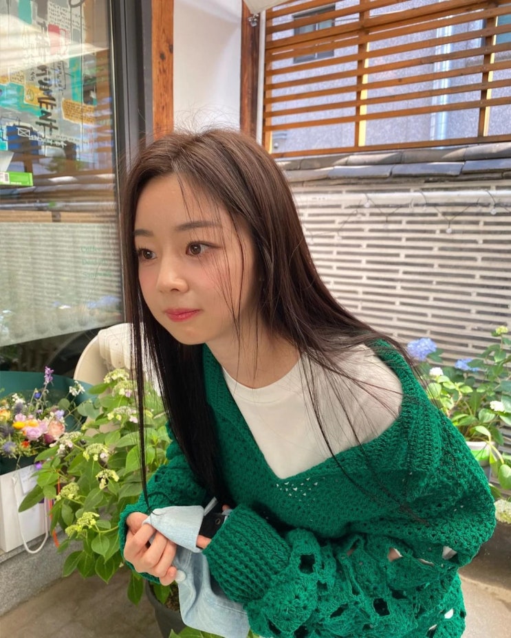 2000년대 미니홈피 싸이월드 휩쓴 얼짱 출신 사업가 유보화, 5년 만에 의류 제작에 뛰어들어 2000년대 미니홈피 싸이월드 휩쓴 얼짱 출신 사업가 유보화, 5년 만에 의류 제작에 뛰어들어