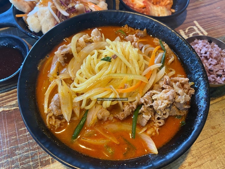 통문어와 우삼겹이 푸짐하게 들어있는 화성 반월동 짬뽕맛집 해를품은 짬뽕