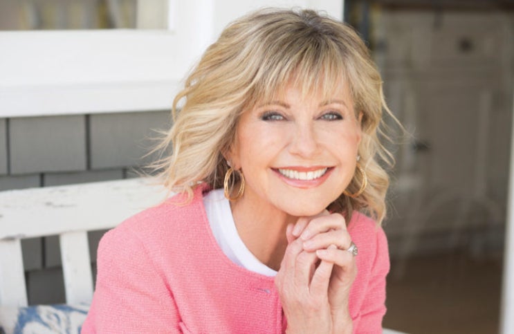  팝가수 올리비아 뉴튼존(Olivia Newton John)암 투병 중 별세