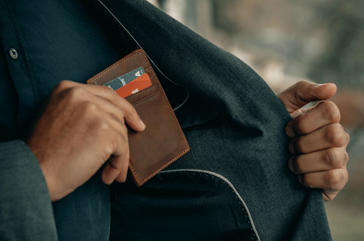 직장인들은 지갑에 얼마를 가지고 다닐까?