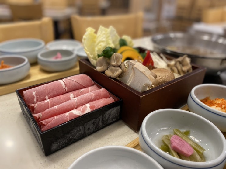  가성비 좋은 서울3대샤브샤브 쫄깃한 배추만두가 맛잇는 미면정 양재 칼국수 샤브샤브