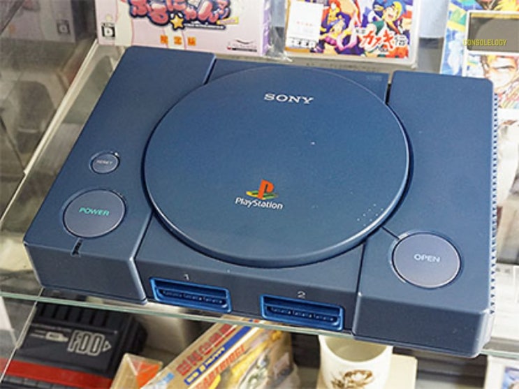  청색 PS1 아키바에 입점?? 초대 플레이스테이션 디버깅 스테이션